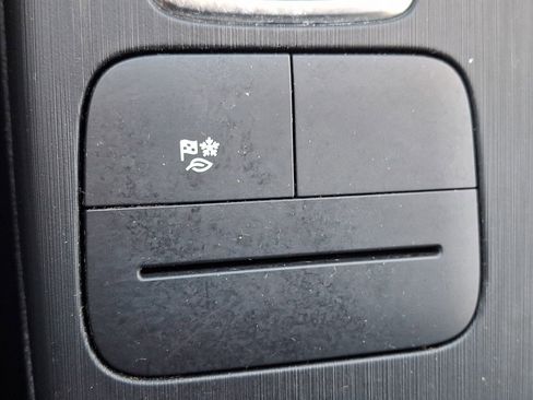 Used 2020 Ford Escape SE Sport image 26