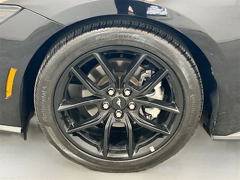 Used 2025 Ford Mustang Coupe image 27