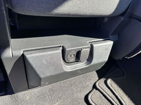 Used 2025 Ford F350 XLT image 11