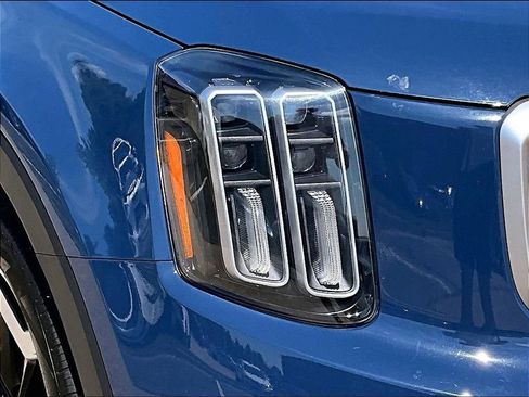 Used 2025 Kia Telluride S AWD/4WD image 34