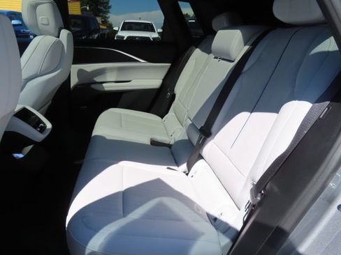 Used 2024 Cadillac Lyriq Sport AWD/4WD image 37