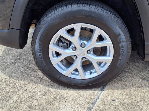 Used 2023 Jeep Grand Cherokee Limited RWD image 33
