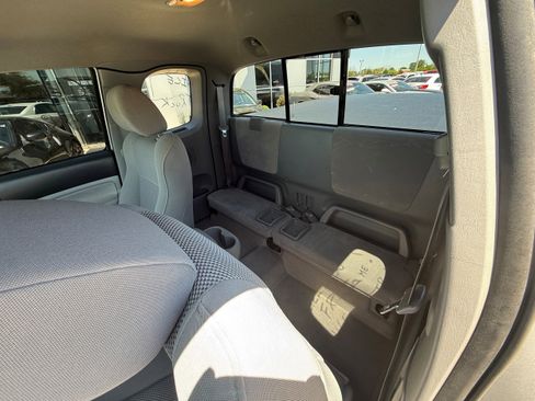 Used 2006 Toyota Tacoma PreRunner RWD image 7