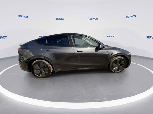 Used 2026 Tesla Model Y 2WD image 9