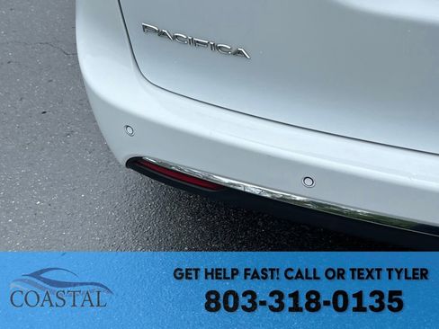 Used 2023 Chrysler Pacifica Touring-L w/ Uconnect Theater Family Group FWD image 35