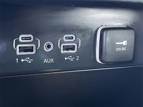 Used 2025 Jeep Grand Cherokee L Limited image 21