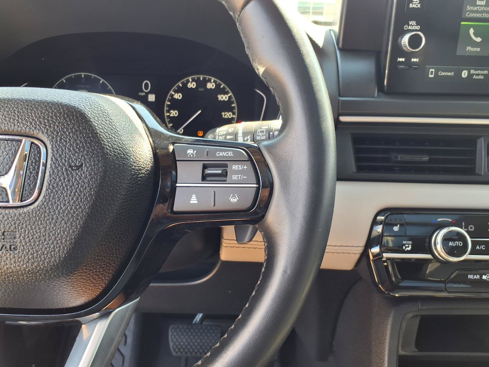 Used 2023 Honda Pilot Touring image 21