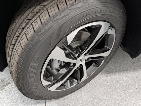 New 2026 Chevrolet Trax RS w/ Sunroof Package FWD image 9