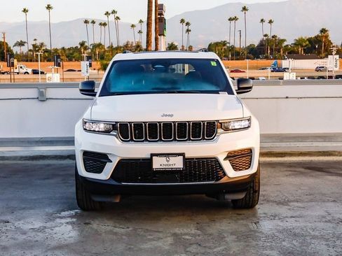 New 2025 Jeep Grand Cherokee Laredo X w/ Luxury Tech Group I image 3