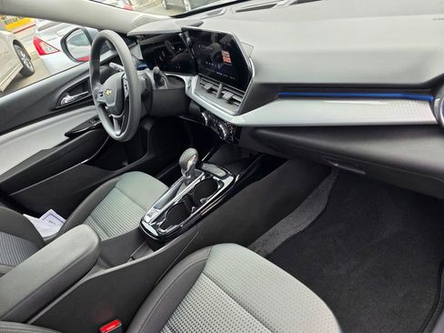 Used 2026 Chevrolet Trax LT FWD image 21