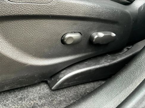 Used 2019 Chevrolet Trax LT w/ LT Convenience Package image 34