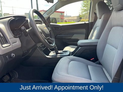 Used 2019 Chevrolet Colorado W/T w/ WT Convenience Package RWD image 10