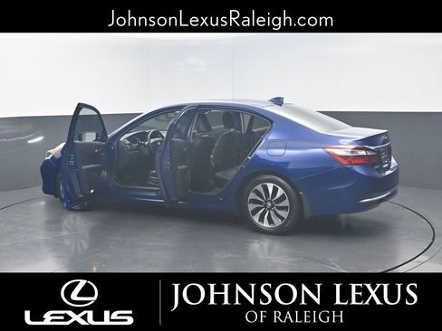 Used 2017 Honda Accord Hybrid Sedan image 29
