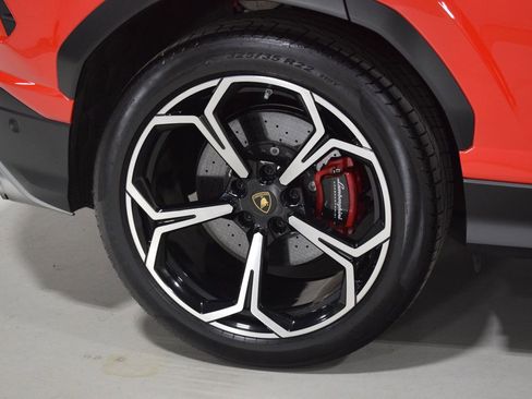 Used 2019 Lamborghini Urus AWD/4WD image 14