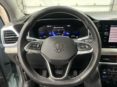 New 2026 Volkswagen Taos SE image 18