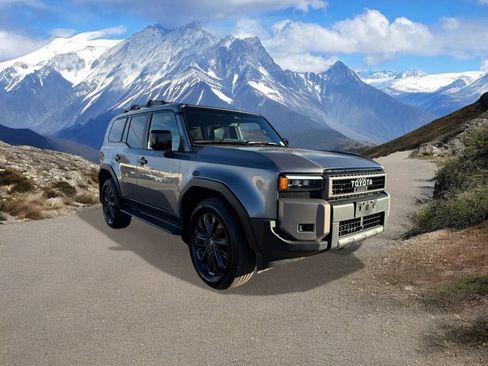 Used 2025 Toyota Land Cruiser image 7