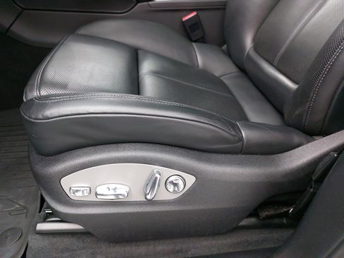 Used 2023 Porsche Macan image 30