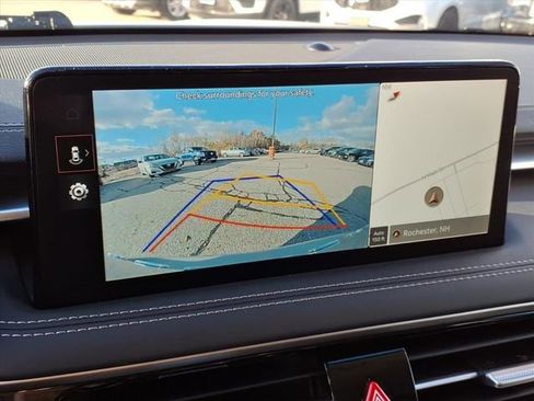 Used 2025 Genesis G70 2.5T image 20