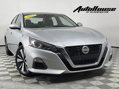 Used 2022 Nissan Altima 2.5 SV image 1