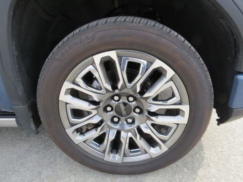 Used 2024 GMC Sierra 1500 Denali Ultimate image 11