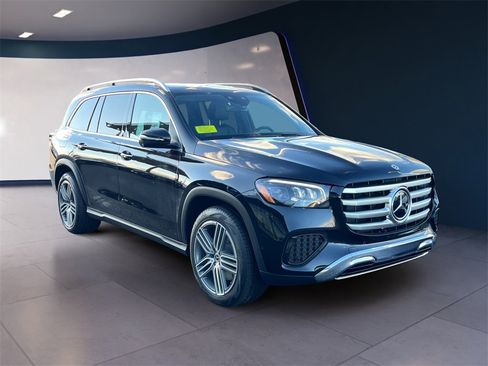 Certified 2025 Mercedes-Benz GLS 450 4MATIC image 4