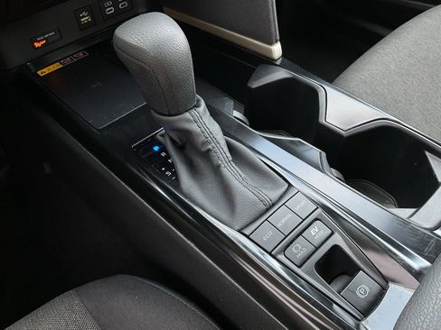 Used 2025 Toyota Camry LE image 33