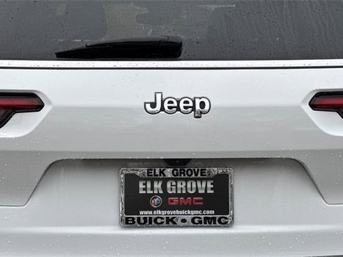 Used 2023 Jeep Grand Cherokee L Laredo image 50