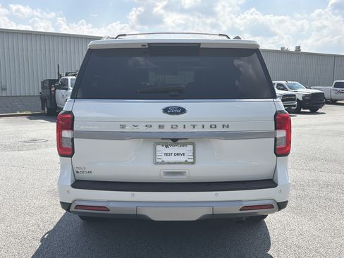 Used 2022 Ford Expedition XLT AWD/4WD image 7