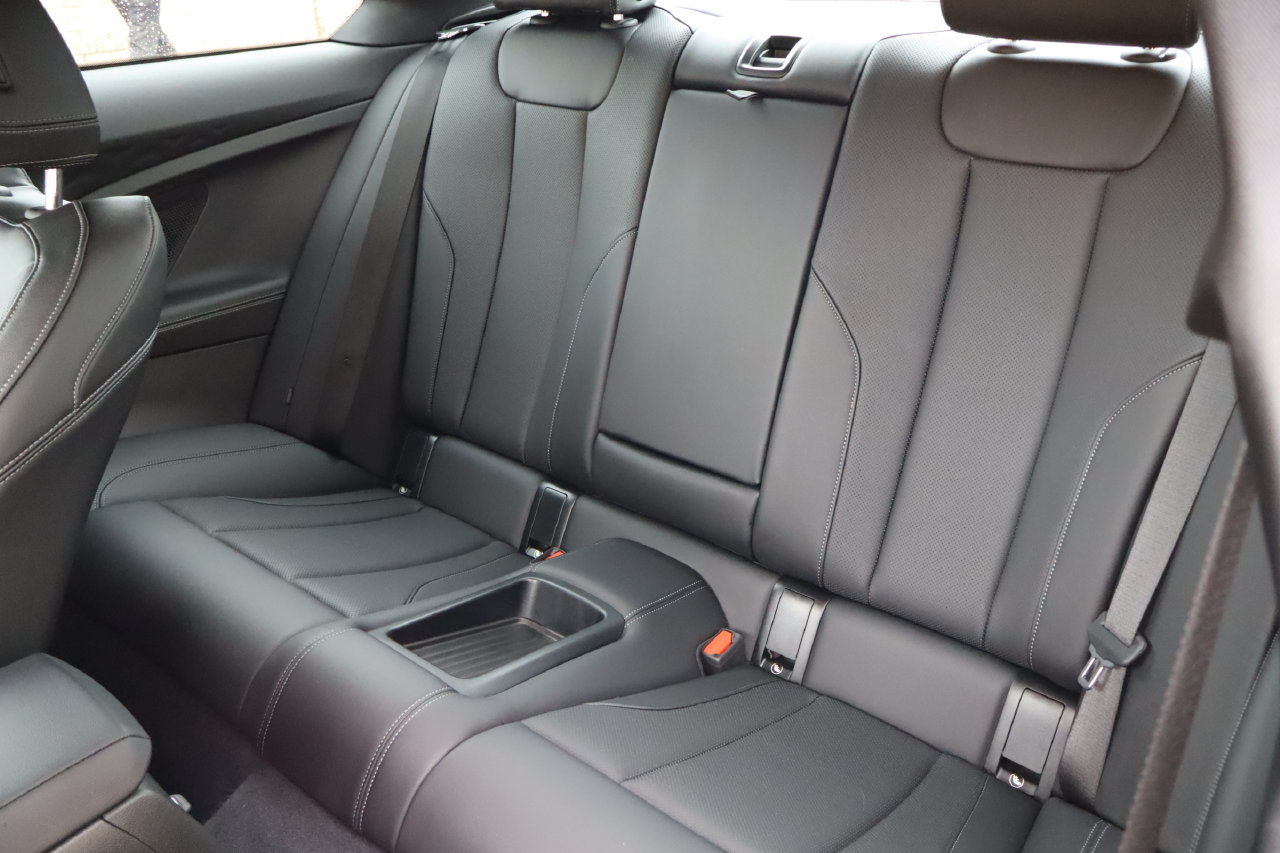 Used 2024 BMW 230i Coupe w/ Premium Package RWD image 6
