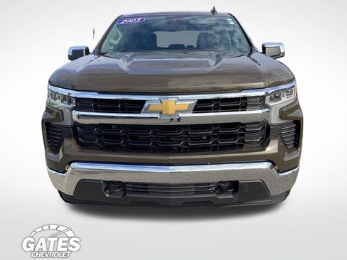 Used 2023 Chevrolet Silverado 1500 LT AWD/4WD image 2