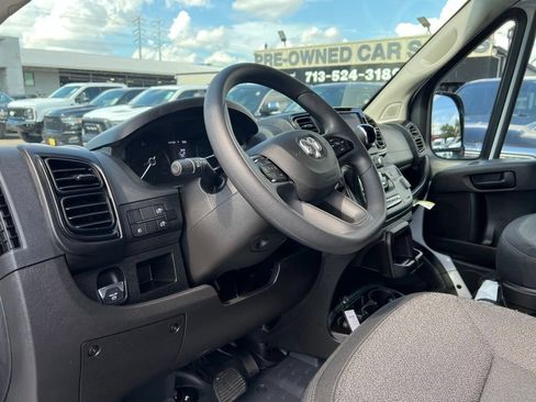 Used 2026 RAM ProMaster 2500 w/ Safety Group FWD image 10