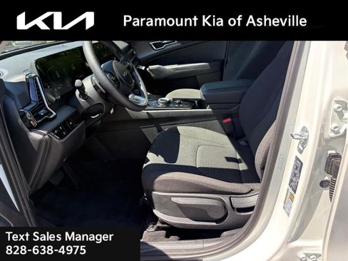 Certified 2025 Kia Sportage LX FWD image 15