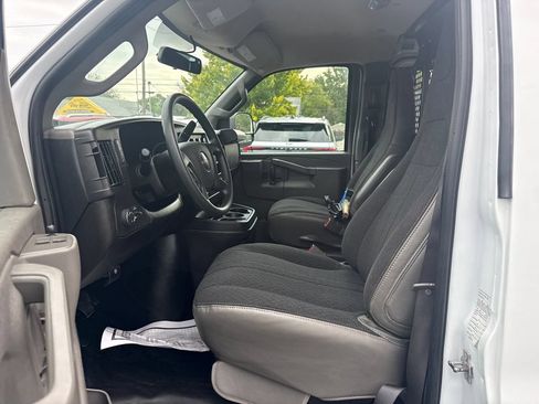 Used 2024 GMC Savana 2500 w/ Driver Convenience Package RWD image 16