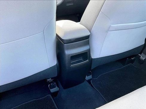 Used 2019 Toyota Corolla LE image 25