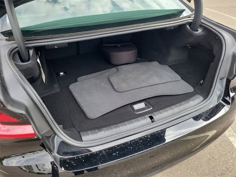 Used 2022 BMW 530e xDrive 530e iPerformance w/ Premium Package image 34