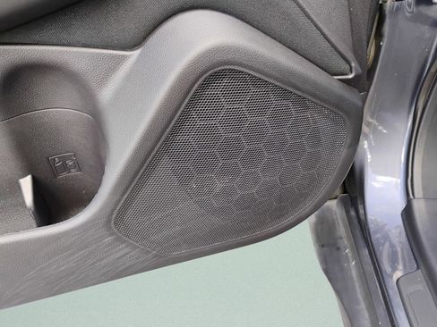 Used 2017 Subaru Outback 2.5i Premium image 19