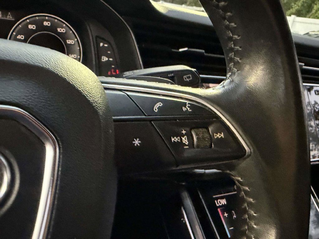 Used 2019 Audi Q8 Premium w/ Convenience Package AWD/4WD image 30