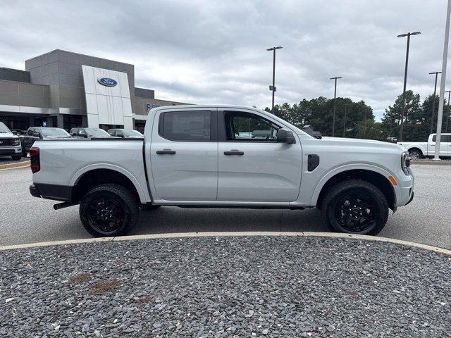 New 2026 Ford Ranger XLT w/ Black Appearance Package RWD image 12