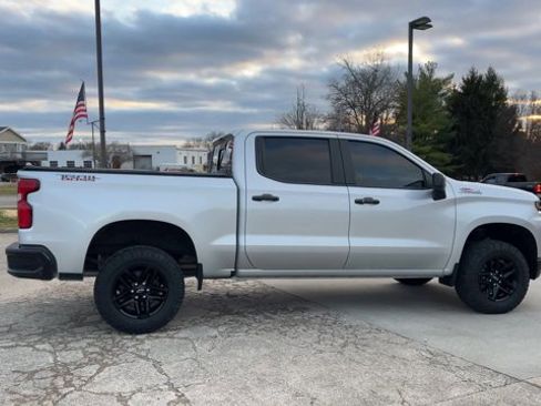 Used 2021 Chevrolet Silverado 1500 LT Trail Boss w/ Convenience Package II image 9