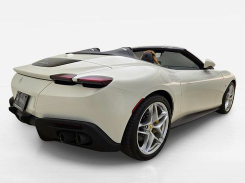 Used 2026 Ferrari Roma Spider RWD image 9