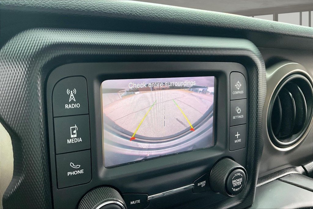 Used 2020 Jeep Wrangler Sport AWD/4WD image 14