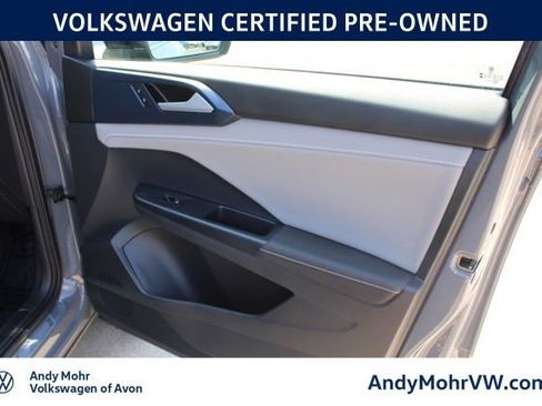 Used 2024 Volkswagen Taos SE AWD/4WD image 22