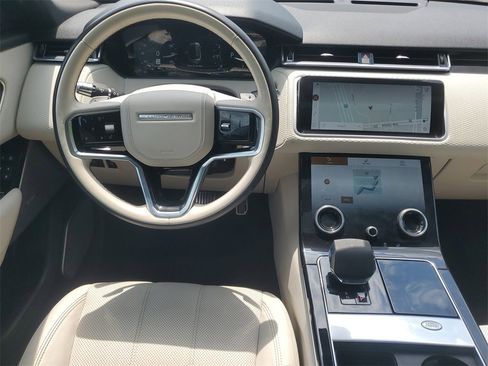 Used 2021 Land Rover Range Rover Velar R-Dynamic S image 17