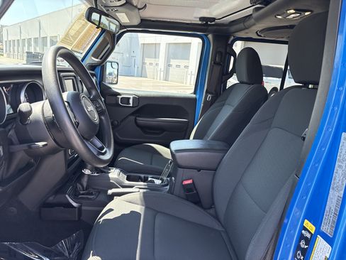Used 2021 Jeep Gladiator Sport AWD/4WD image 18