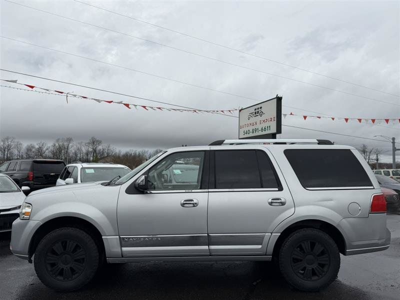 Used 2010 Lincoln Navigator 4WD image 4