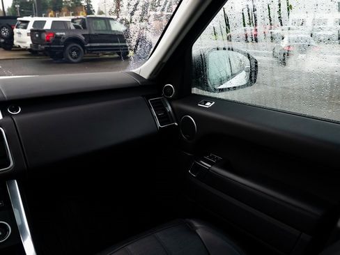 Used 2018 Land Rover Range Rover Sport HSE Dynamic image 10