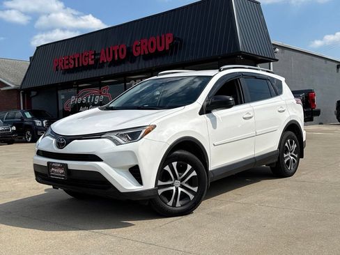 Used 2018 Toyota RAV4 LE w/ All Weather Liner Package AWD/4WD image 19