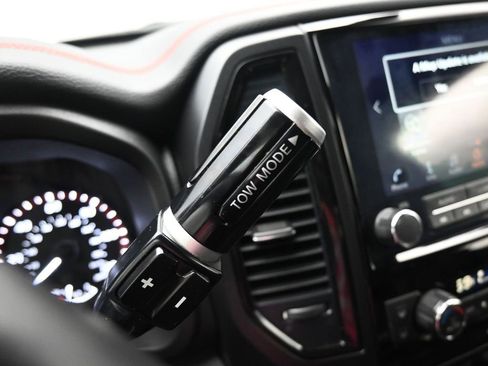 Used 2023 Nissan Titan PRO-4X w/ Pro-4x Convenience Package image 31