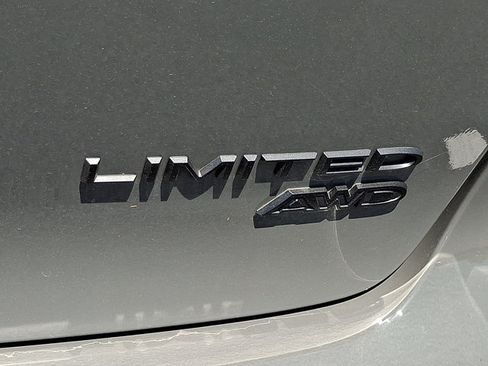 Used 2022 Chrysler Pacifica Limited w/ S Appearance Package AWD/4WD image 10