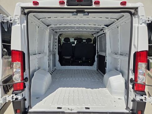Used 2025 RAM ProMaster 2500 FWD image 32